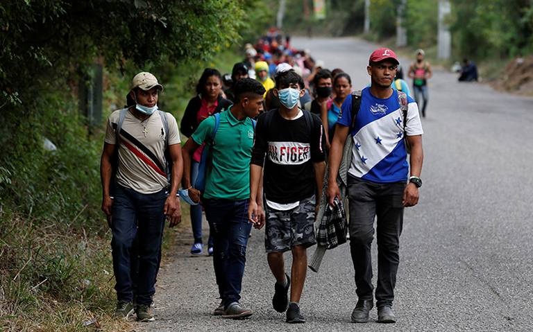 Caravana migrante descansa en Guatemala antes de partir hacia